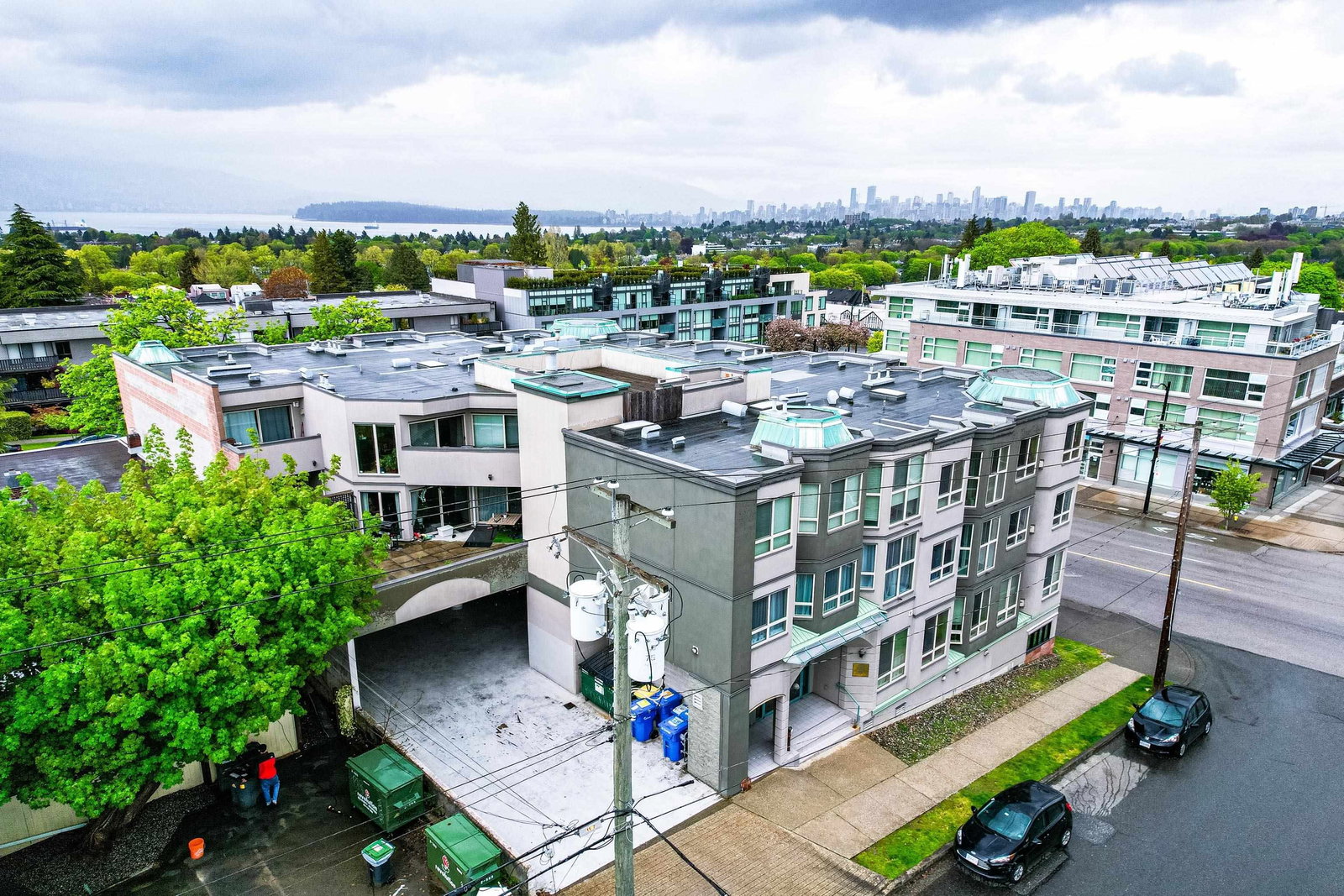 Listing Image 11