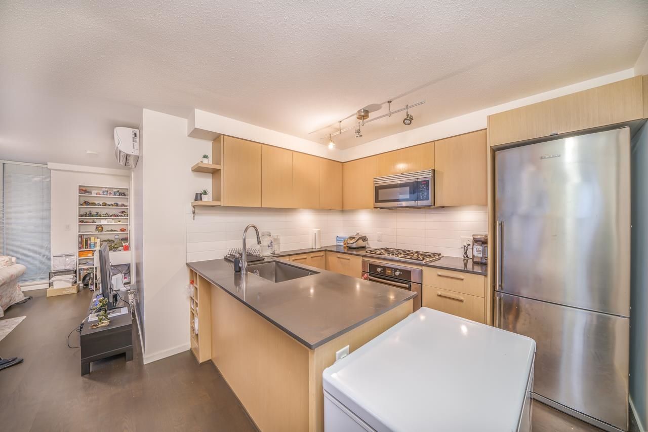 Listing Image 6