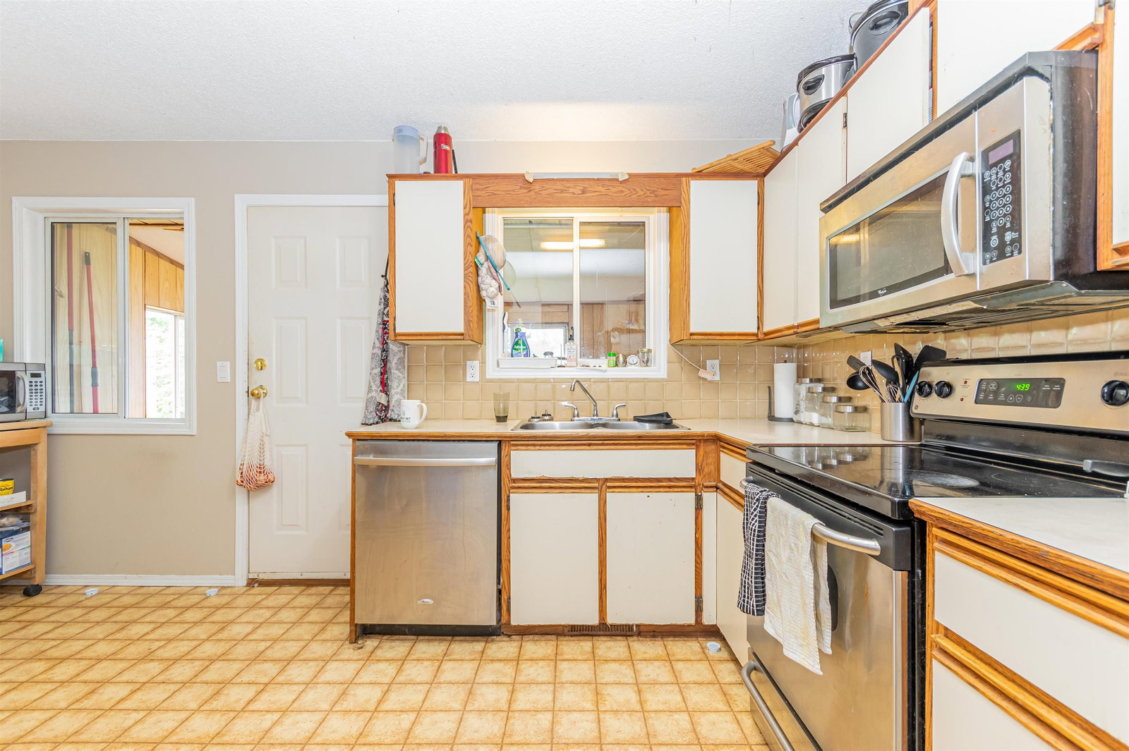 Listing Image 8