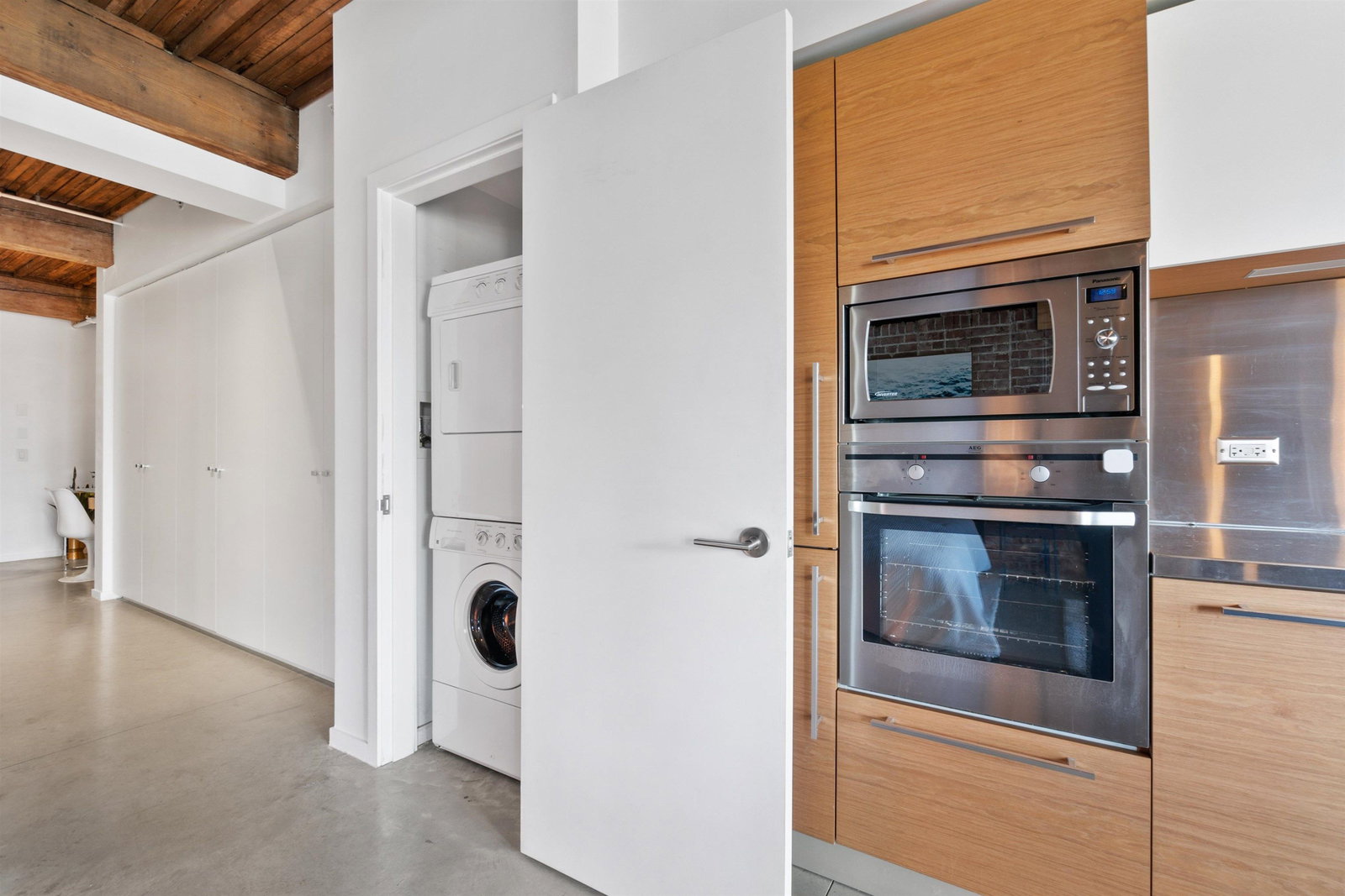 Listing Image 16