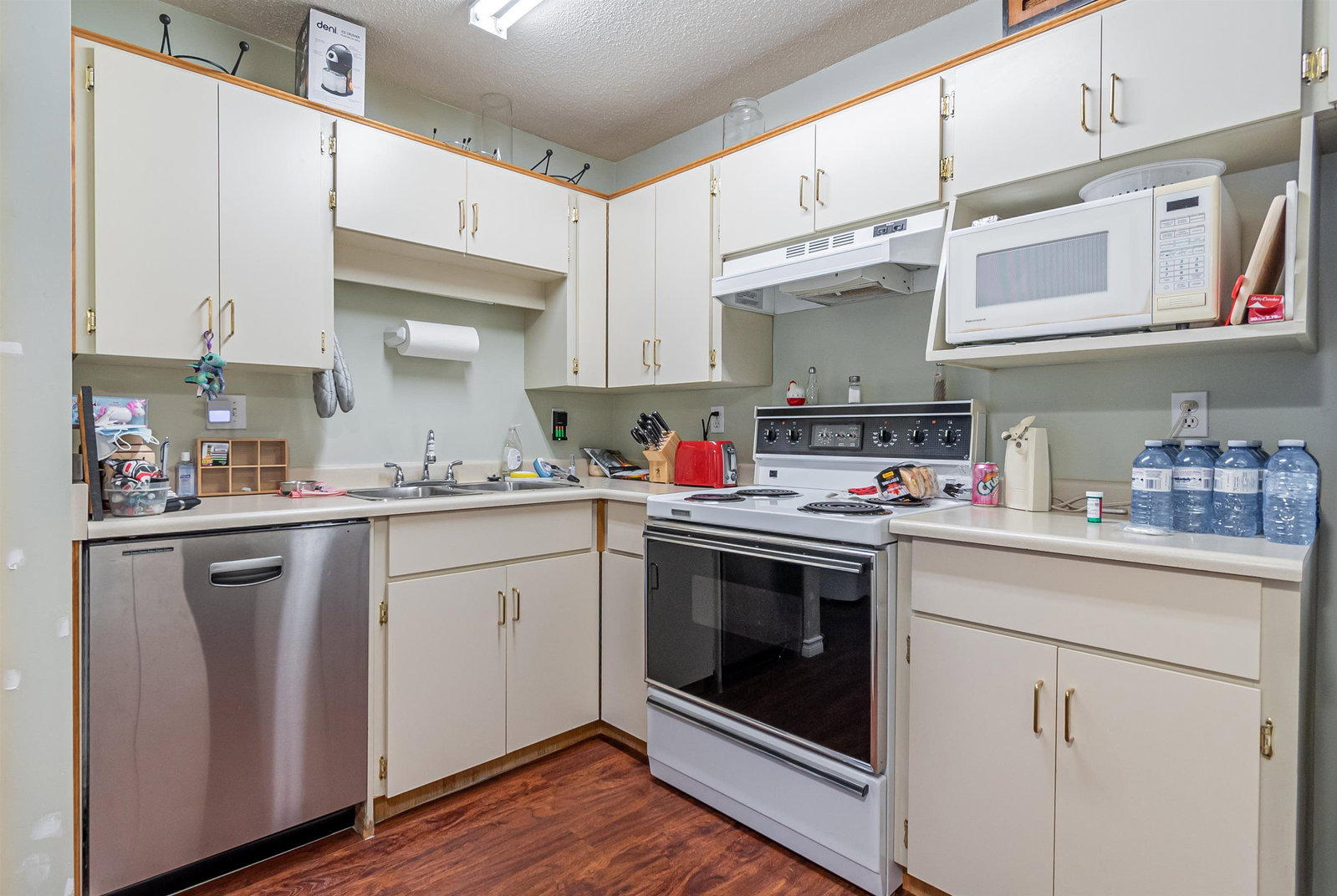 Listing Image 5