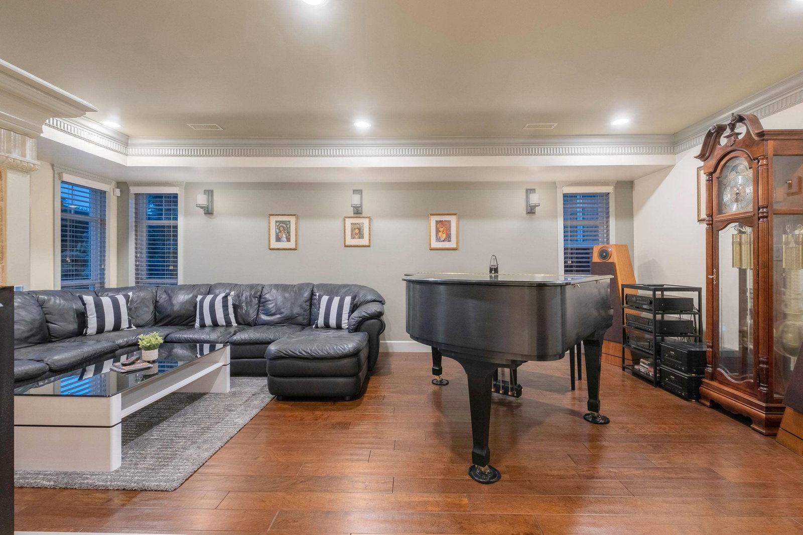 Listing Image 19