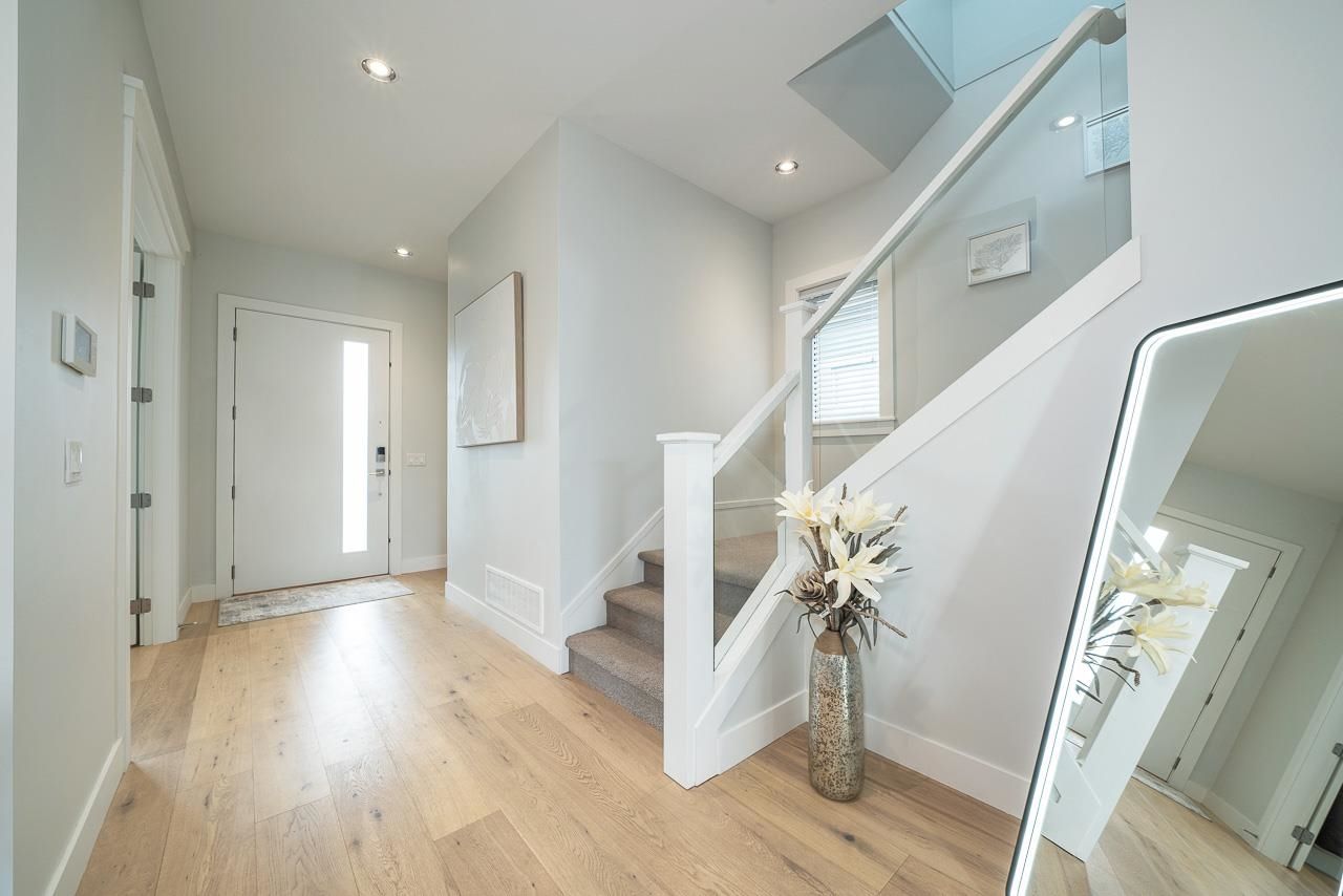 Listing Image 14
