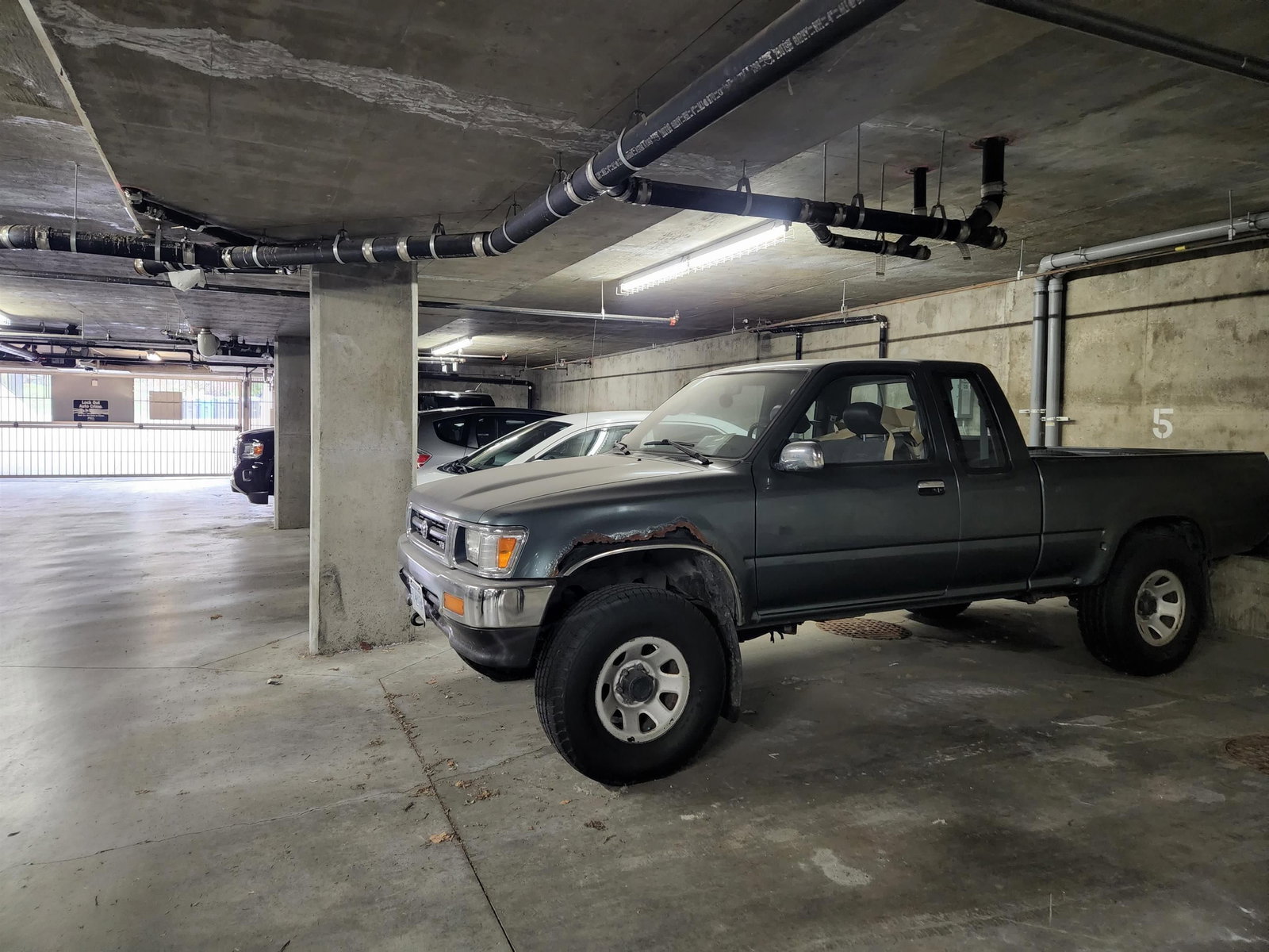 Listing Image 11
