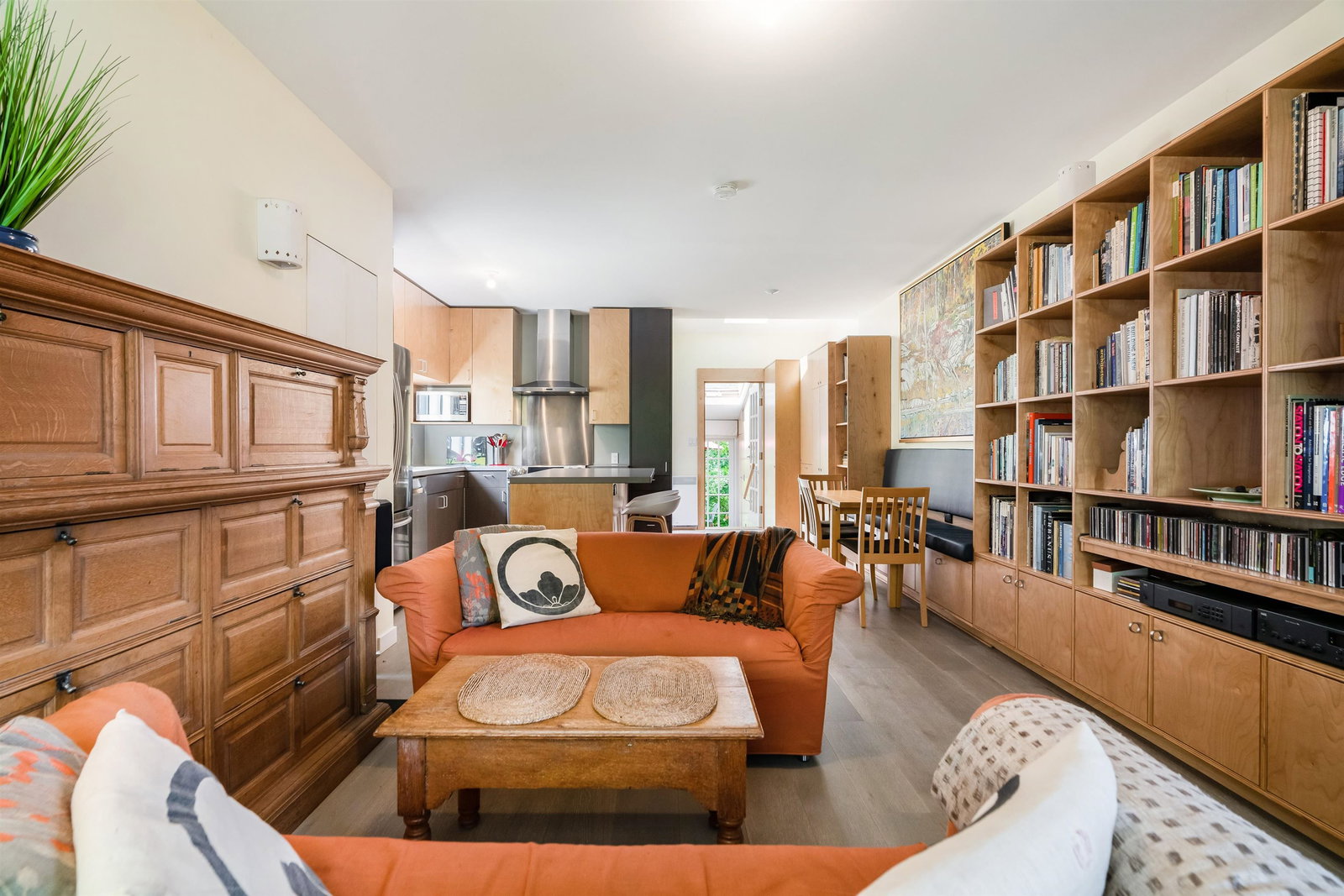 Listing Image 8