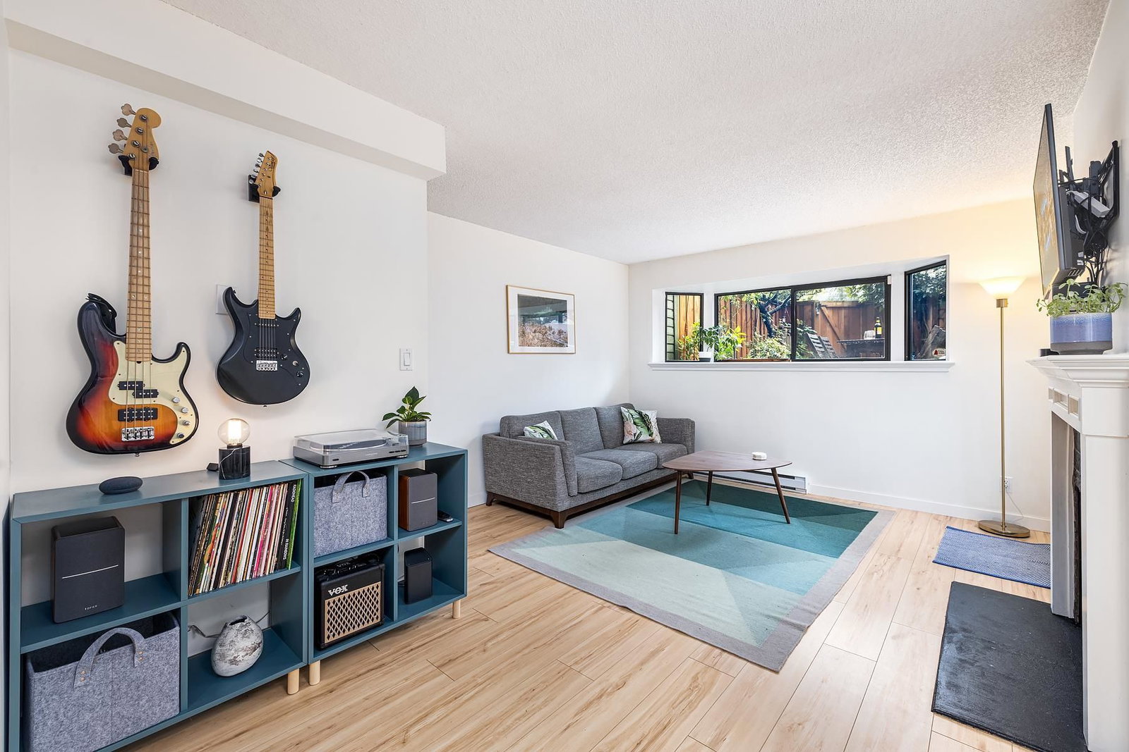Listing Image 11