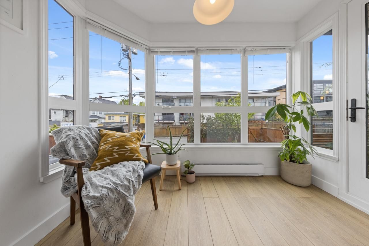 Listing Image 11