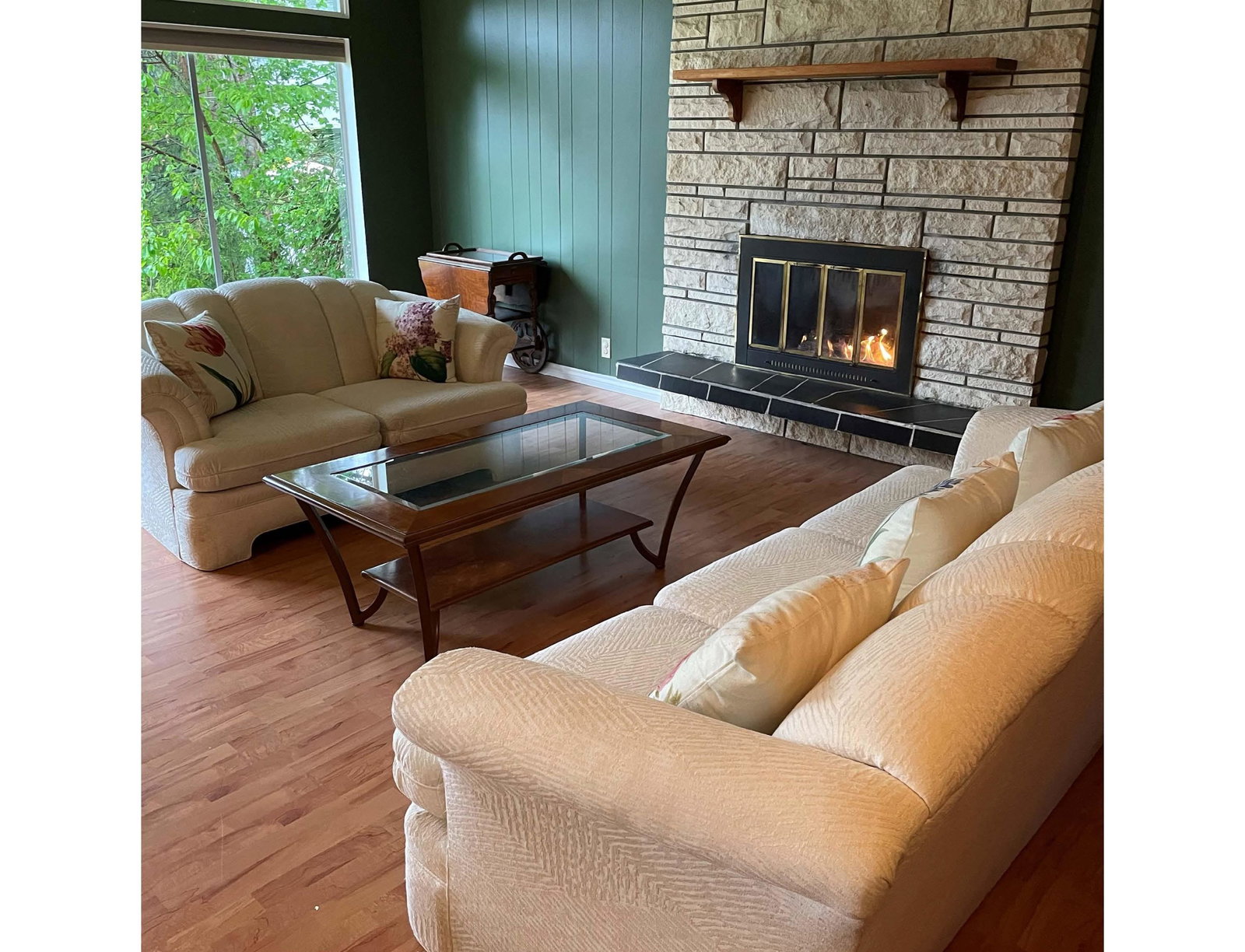 Listing Image 6