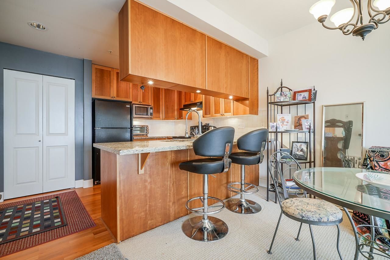 Listing Image 6