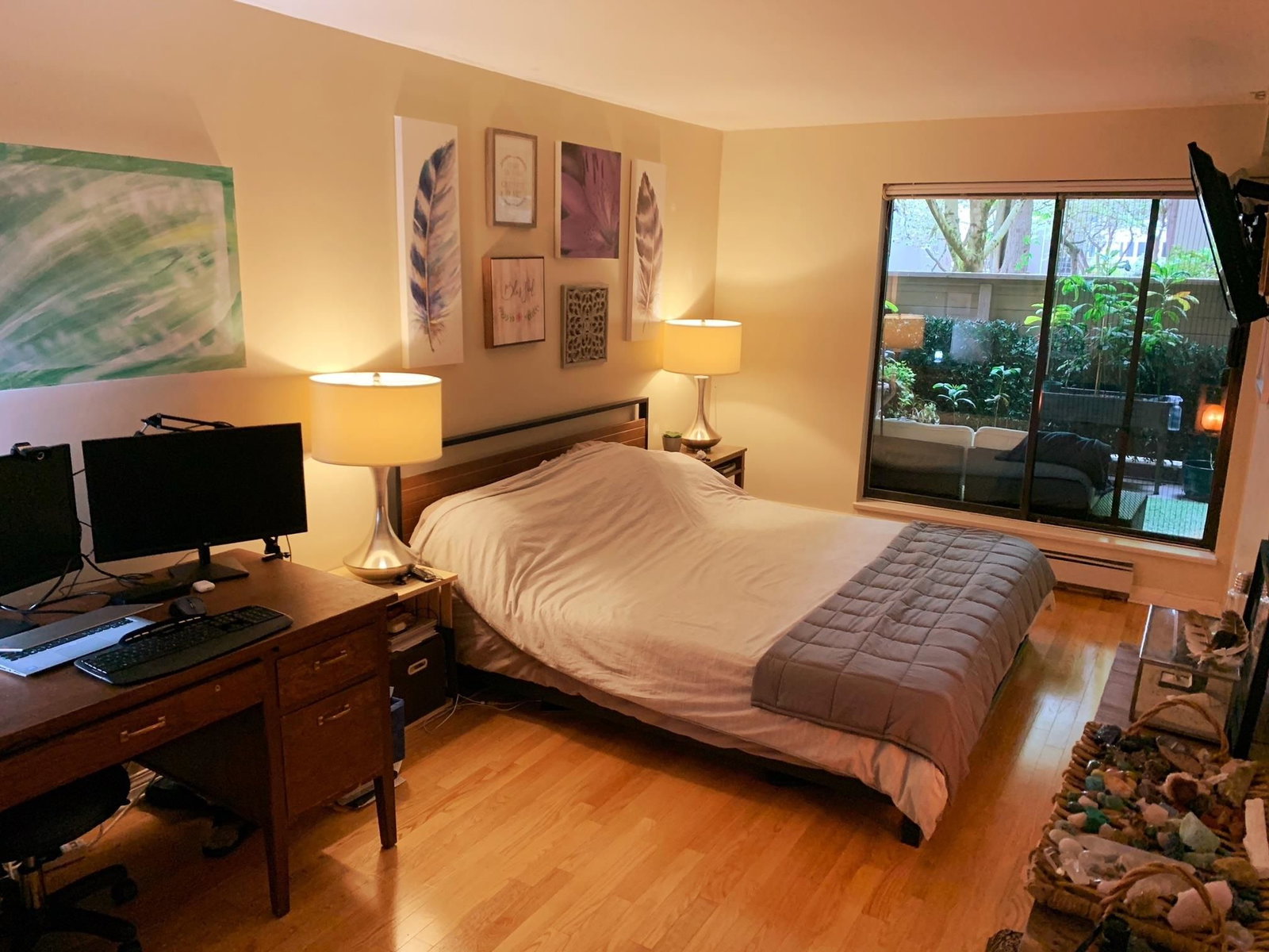 Listing Image 5