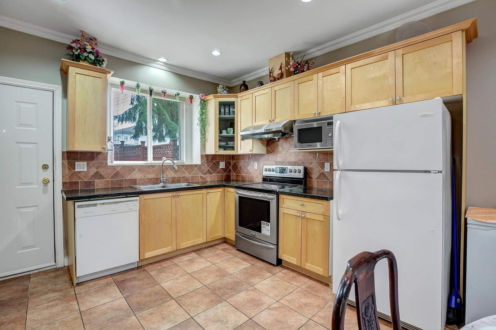Listing Image 12