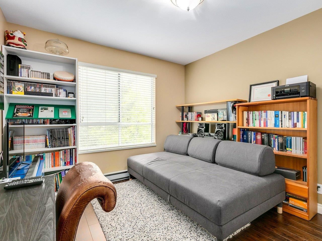 Listing Image 14
