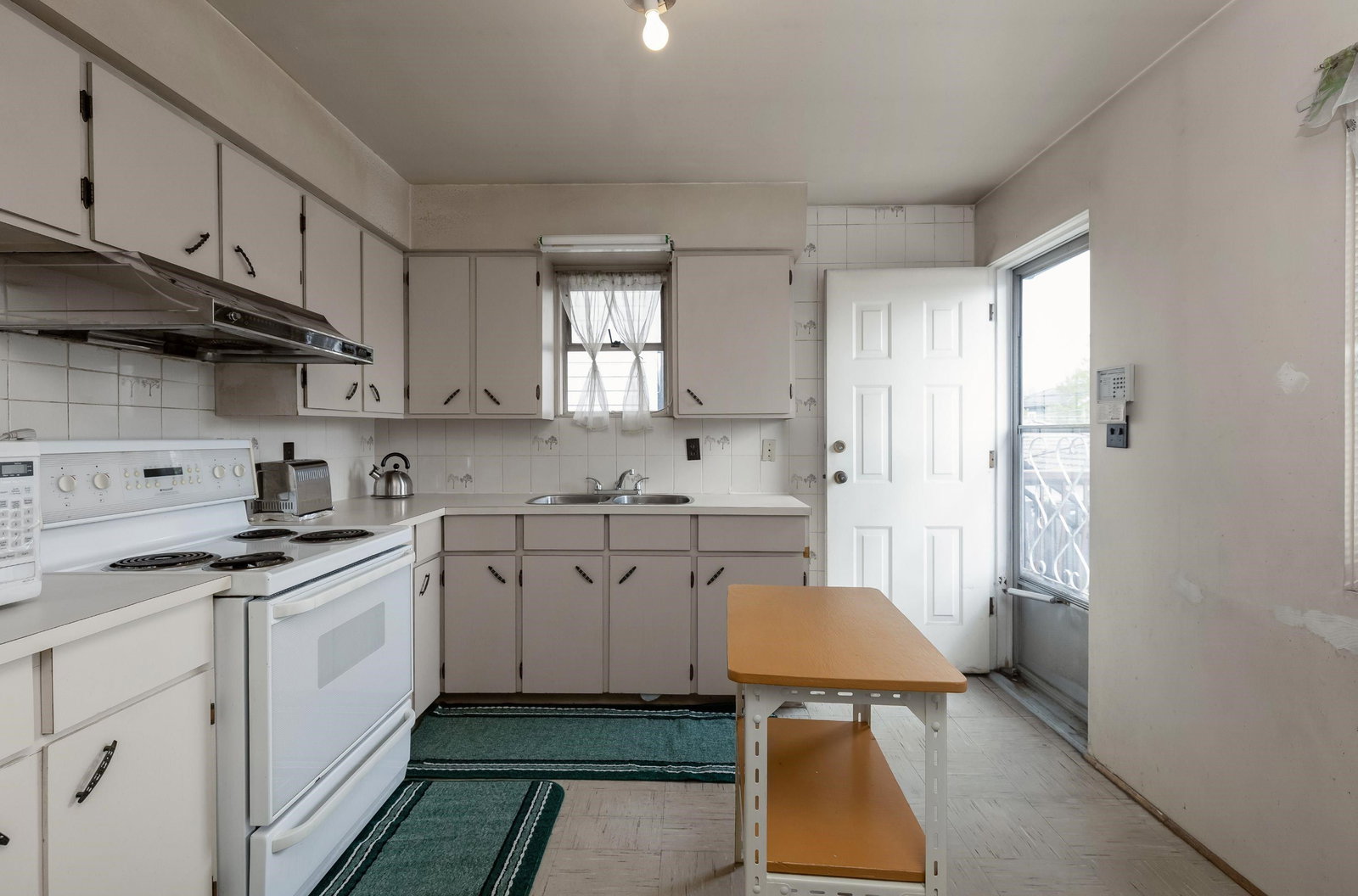 Listing Image 9
