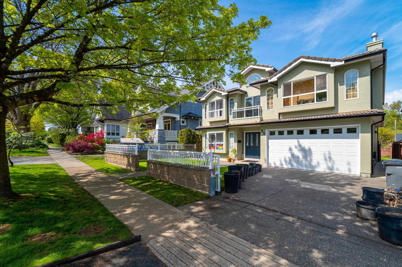 Listing Image 4