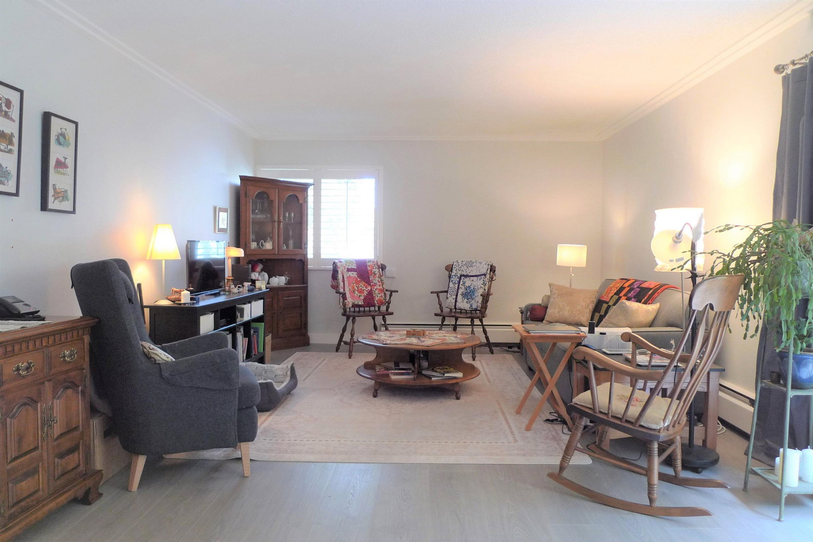 Listing Image 10
