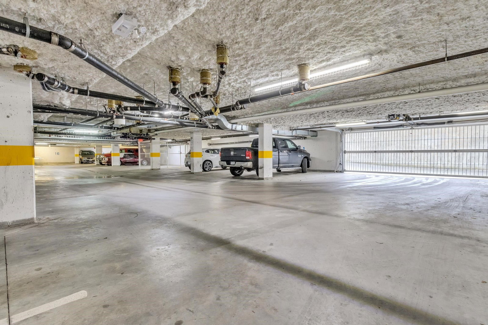 Listing Image 12