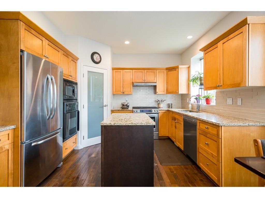 Listing Image 11