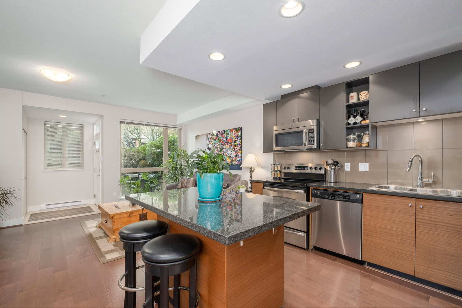 Listing Image 9