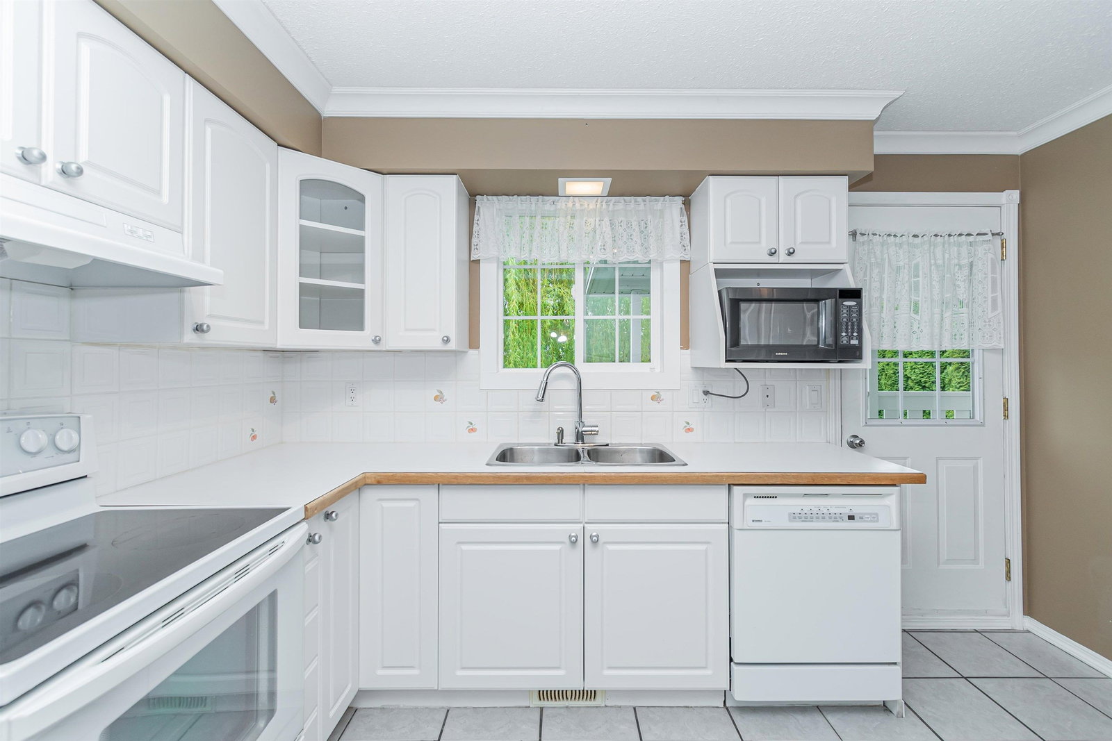 Listing Image 14