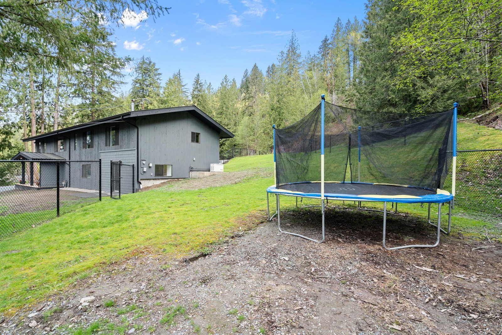 Listing Image 5