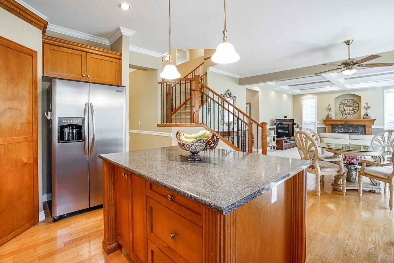 Listing Image 11