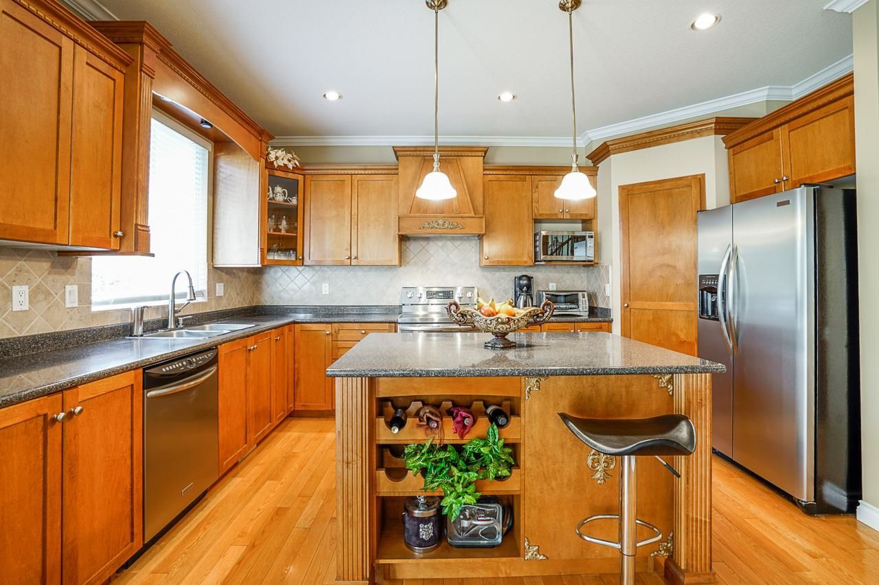 Listing Image 12