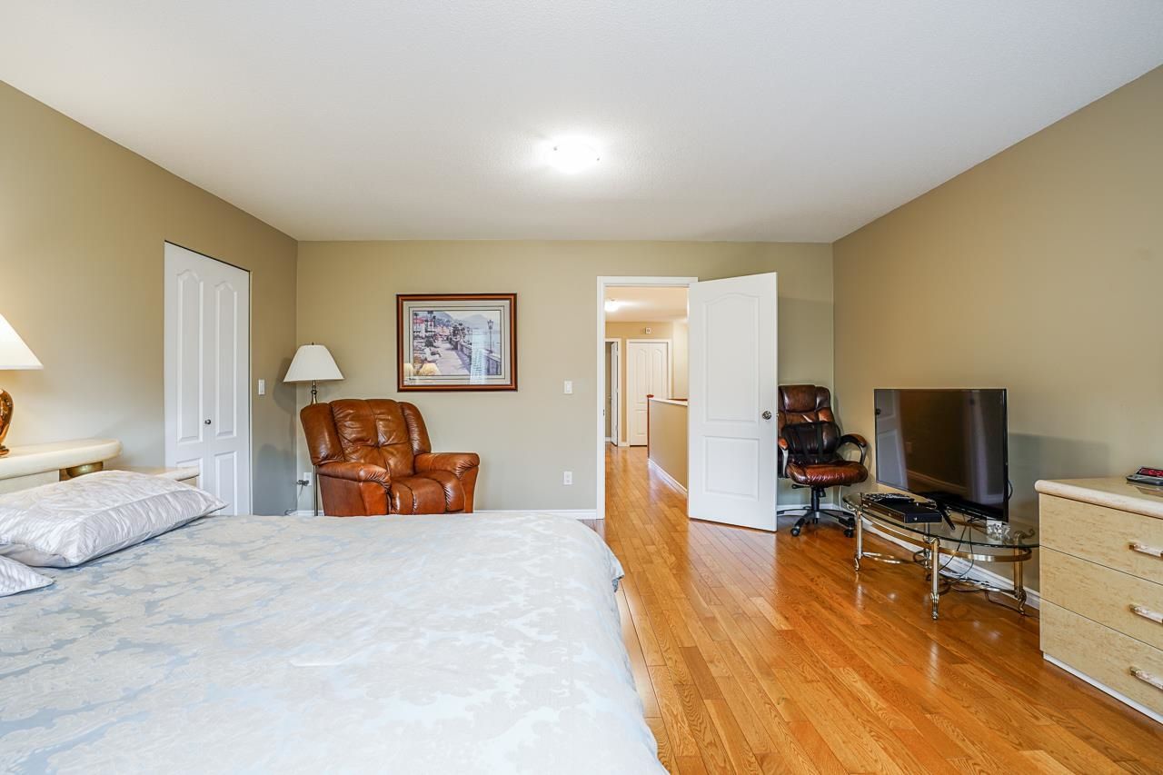 Listing Image 25