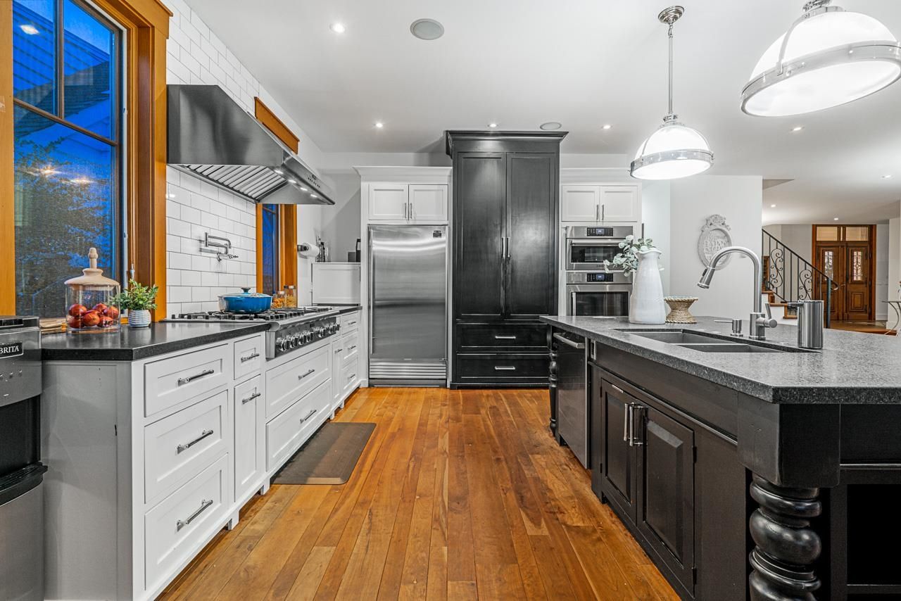 Listing Image 12