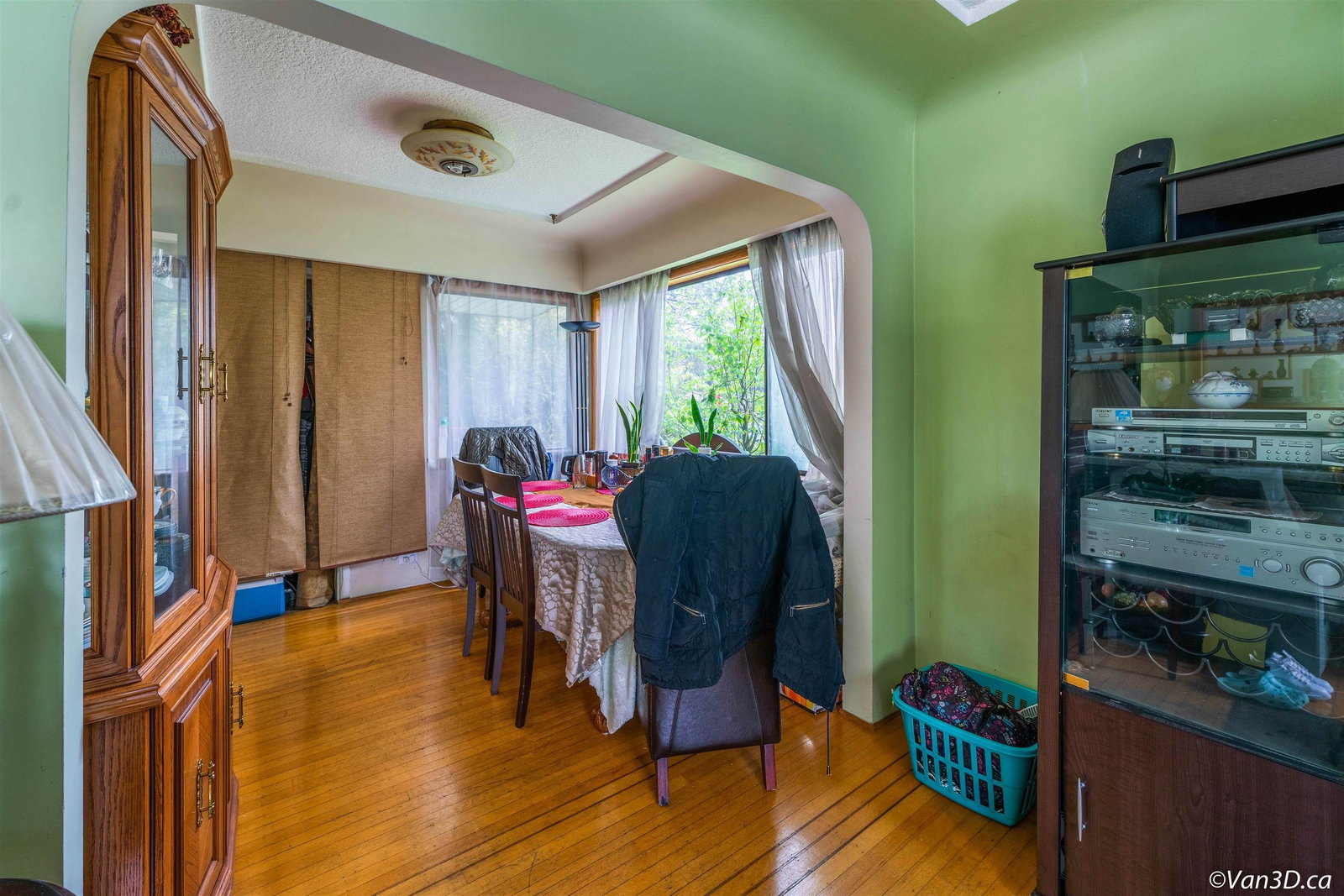 Listing Image 11