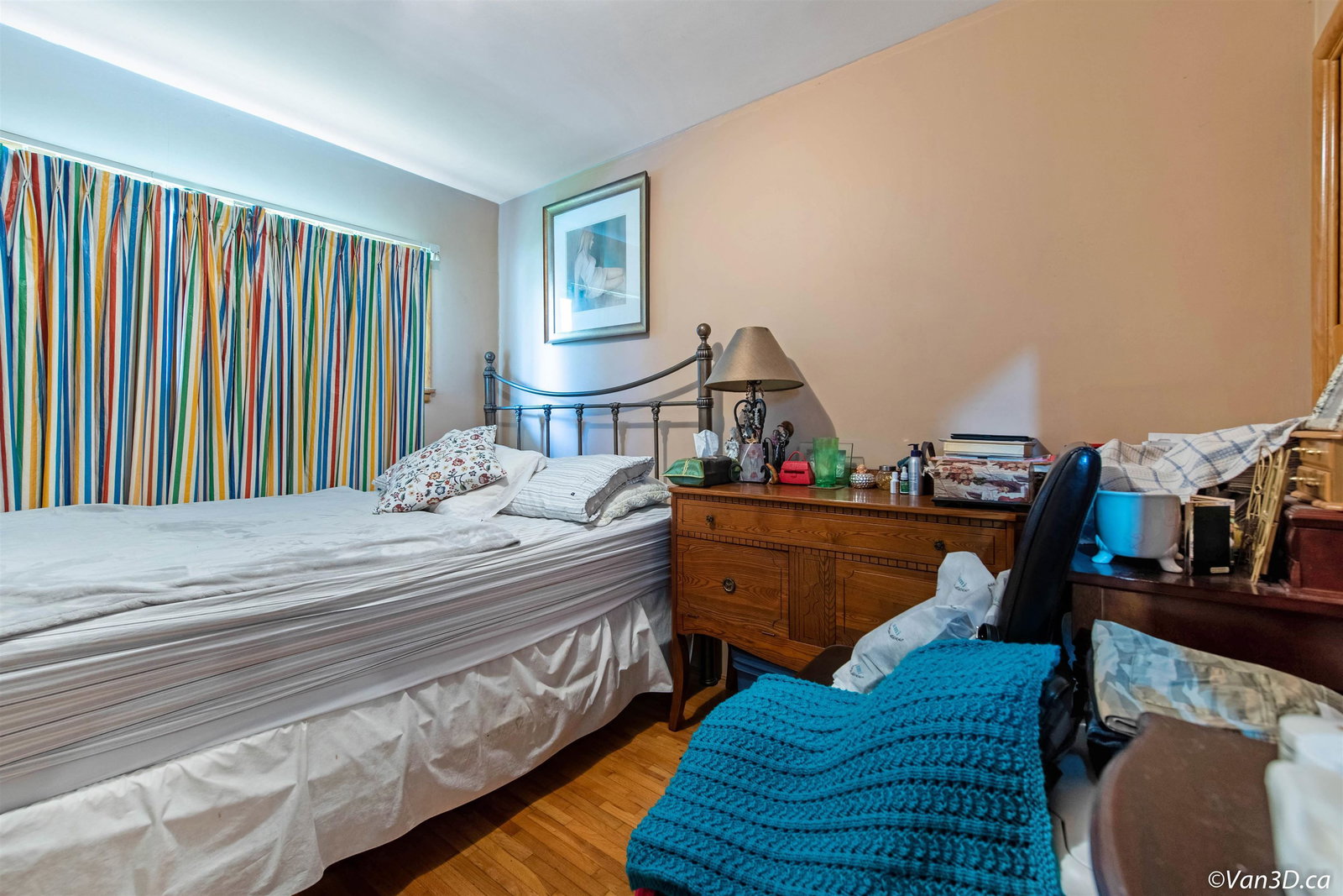 Listing Image 4