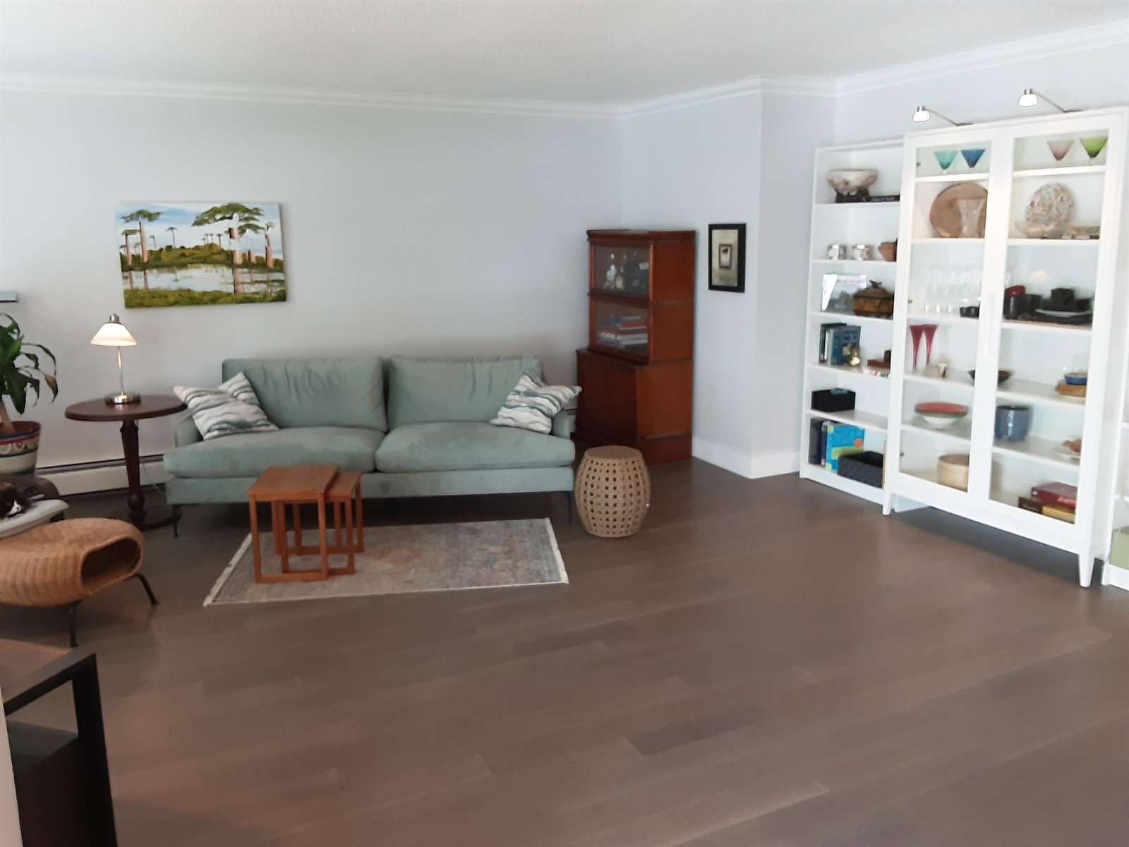 Listing Image 5