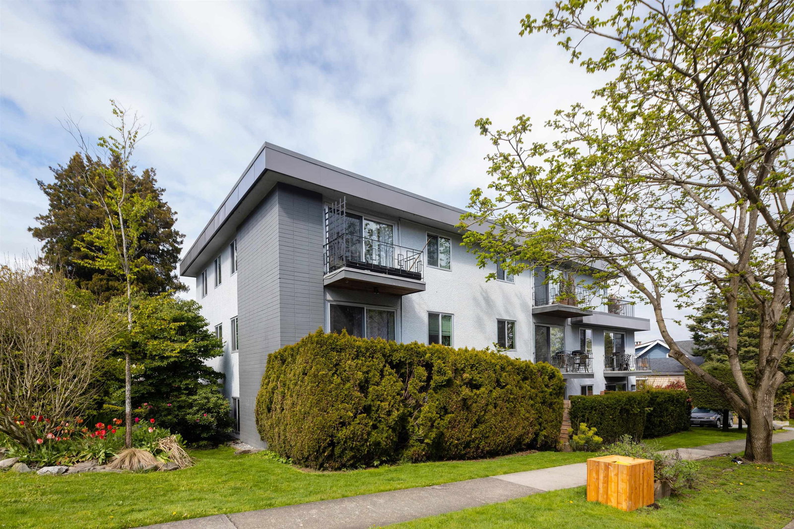 Listing Image 11