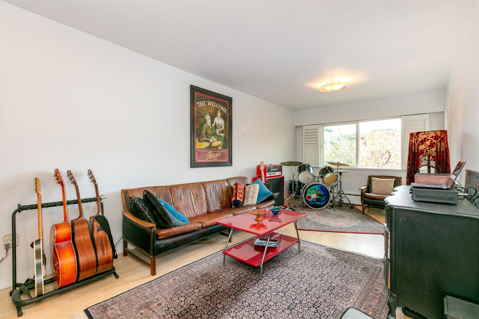 Listing Image 5