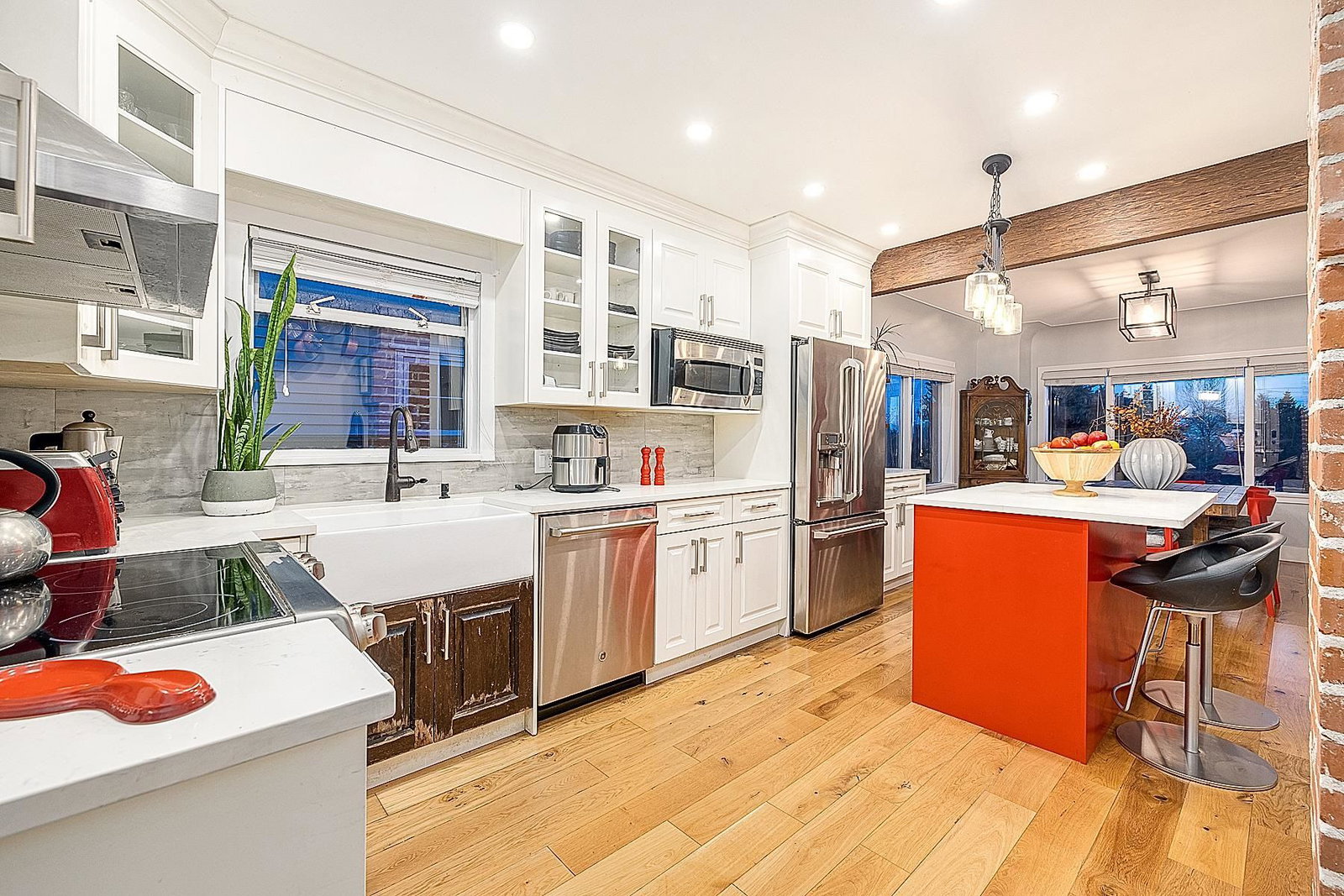 Listing Image 10