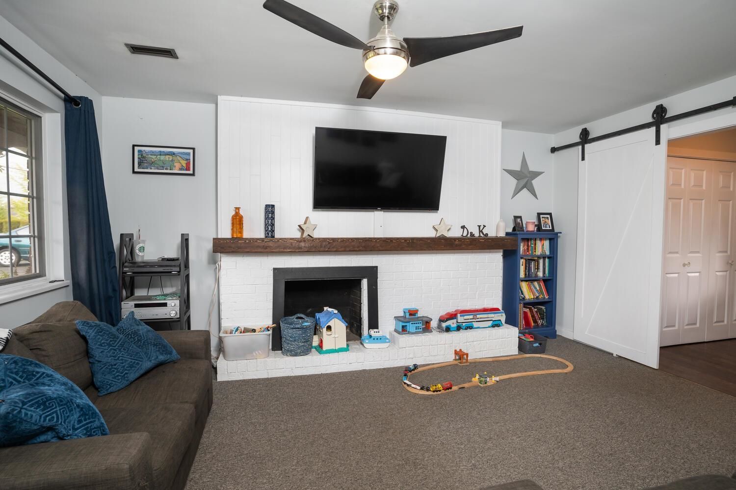 Listing Image 14