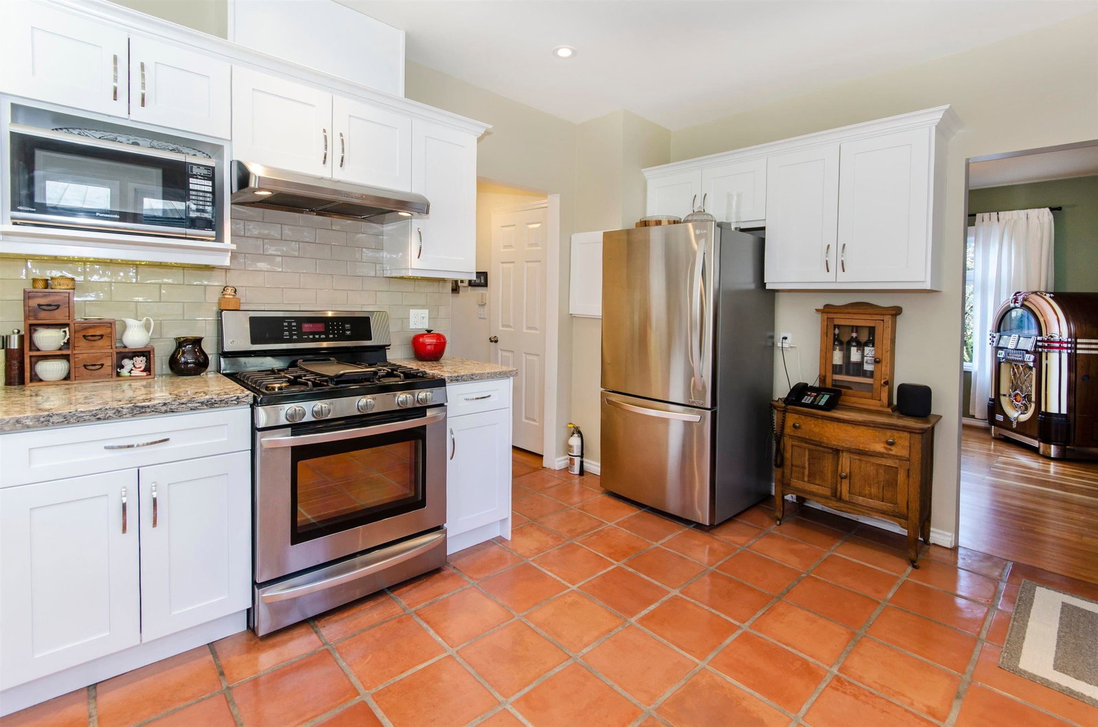 Listing Image 9