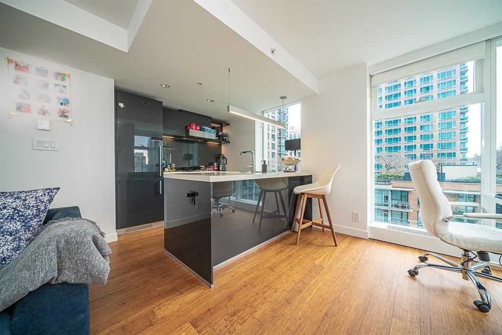 Listing Image 12