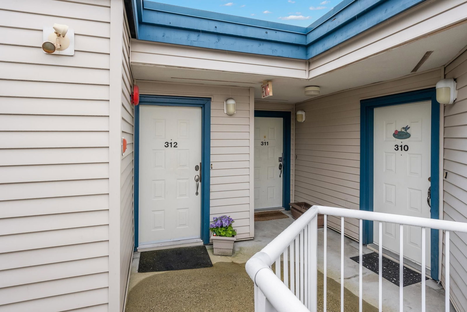 Listing Image 17