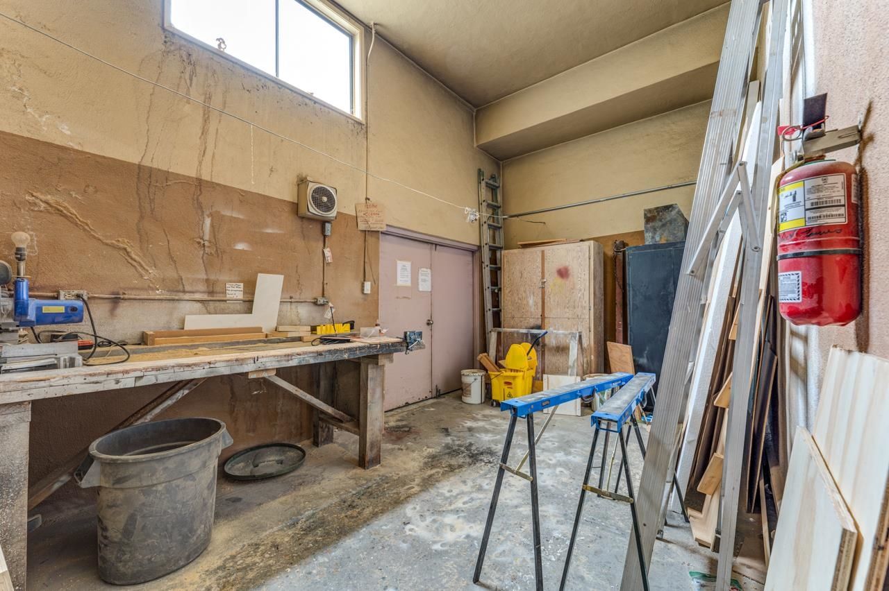 Listing Image 17