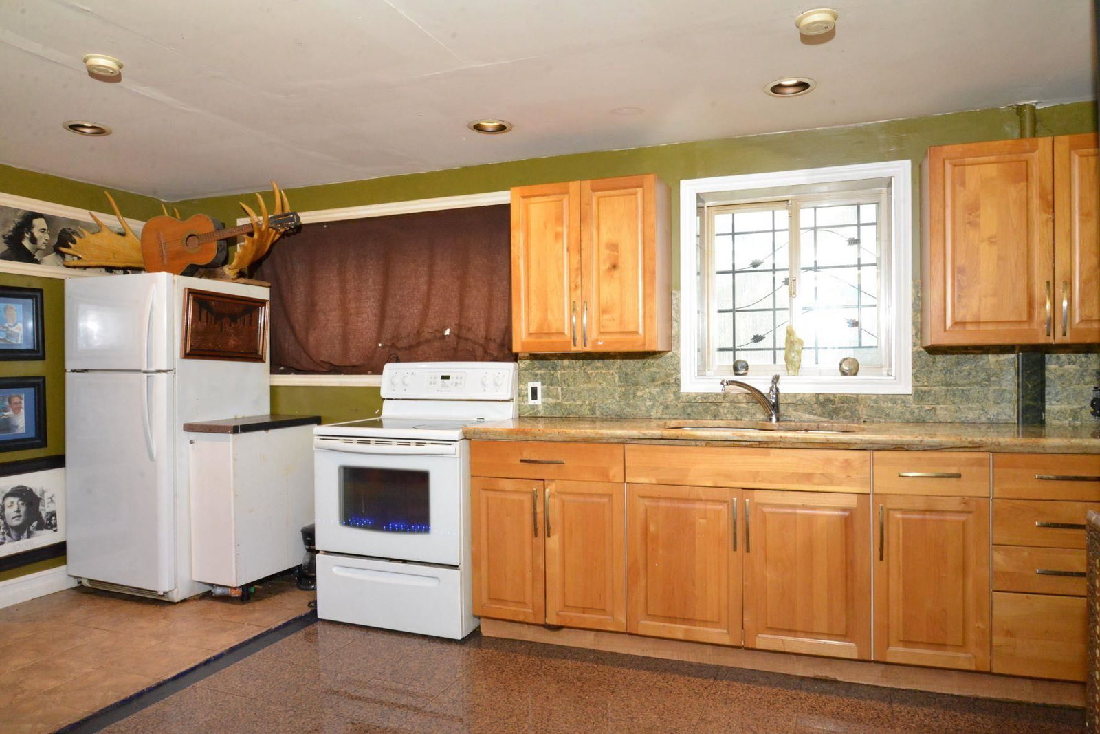 Listing Image 10