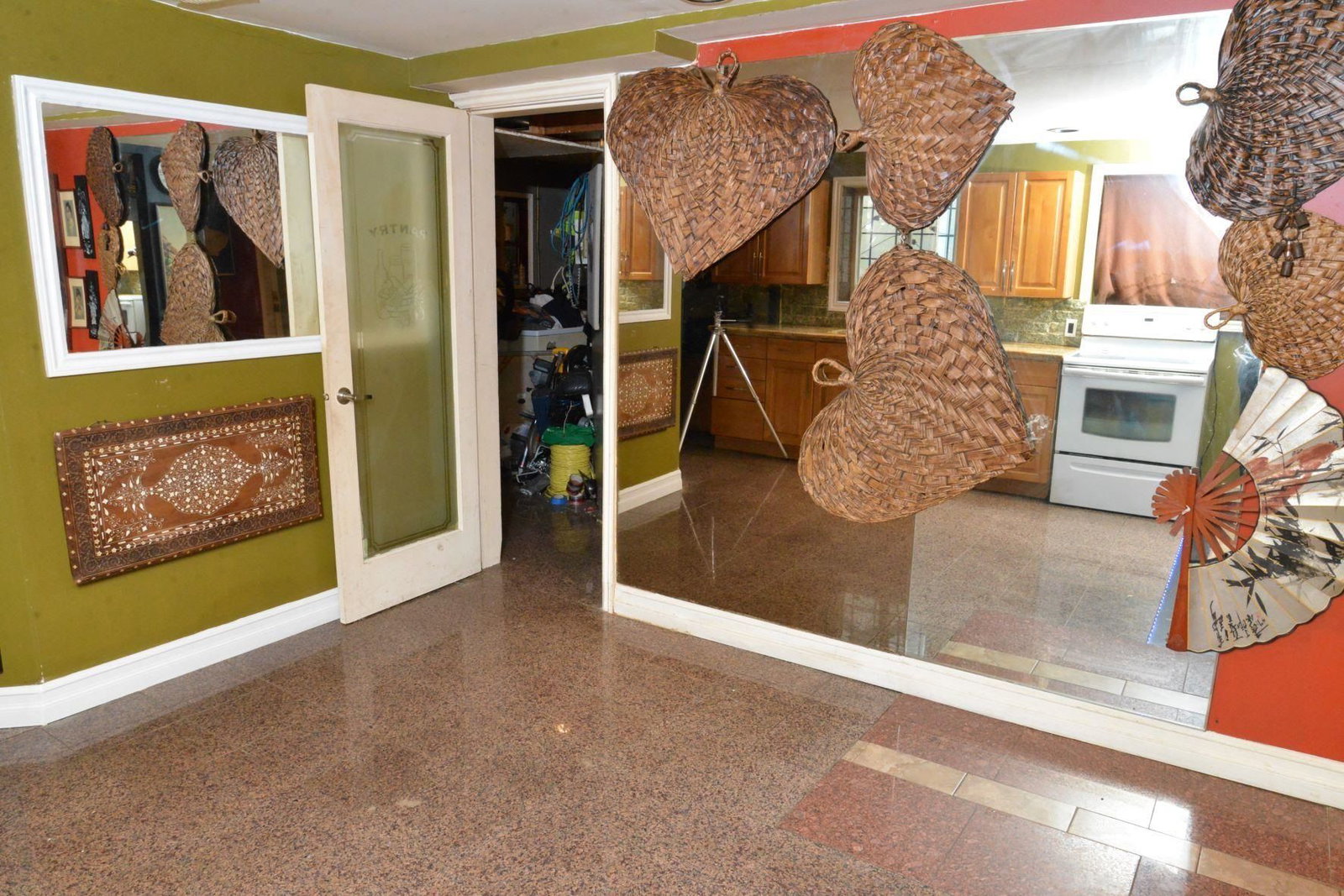 Listing Image 12