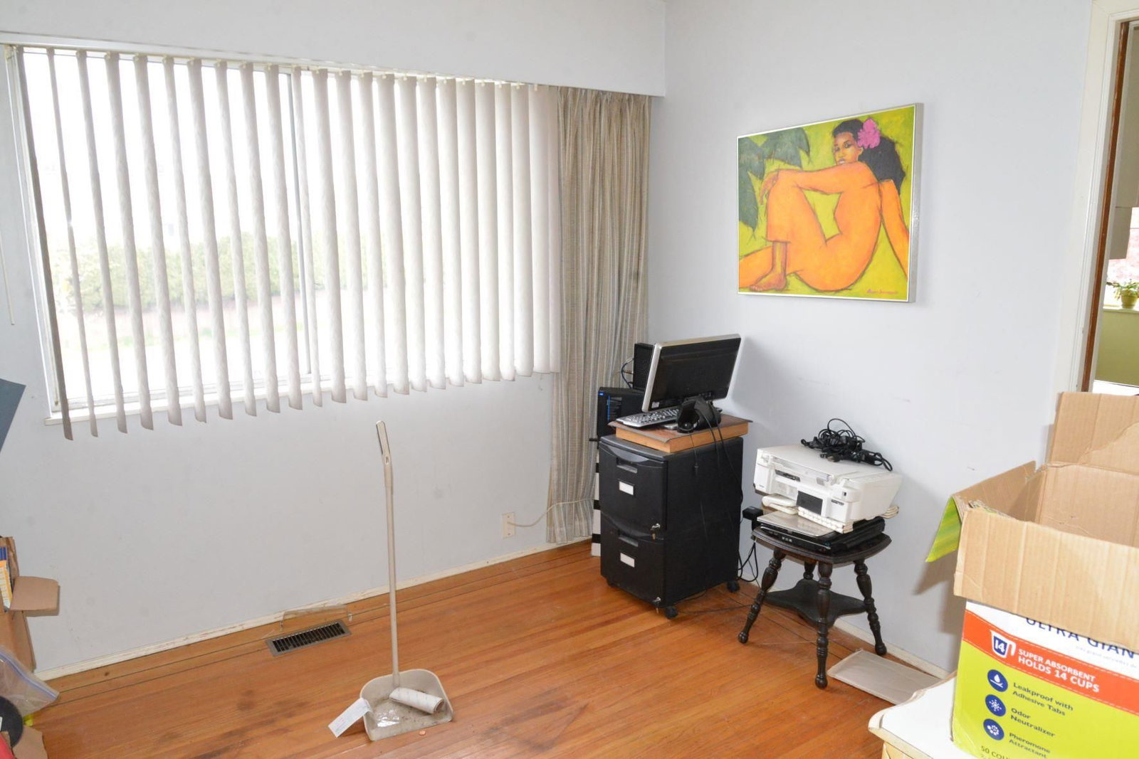 Listing Image 4