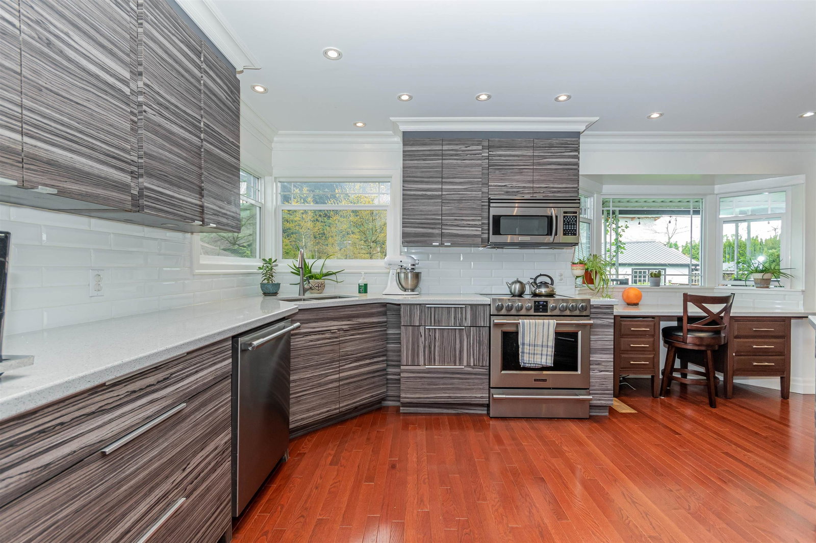 Listing Image 11