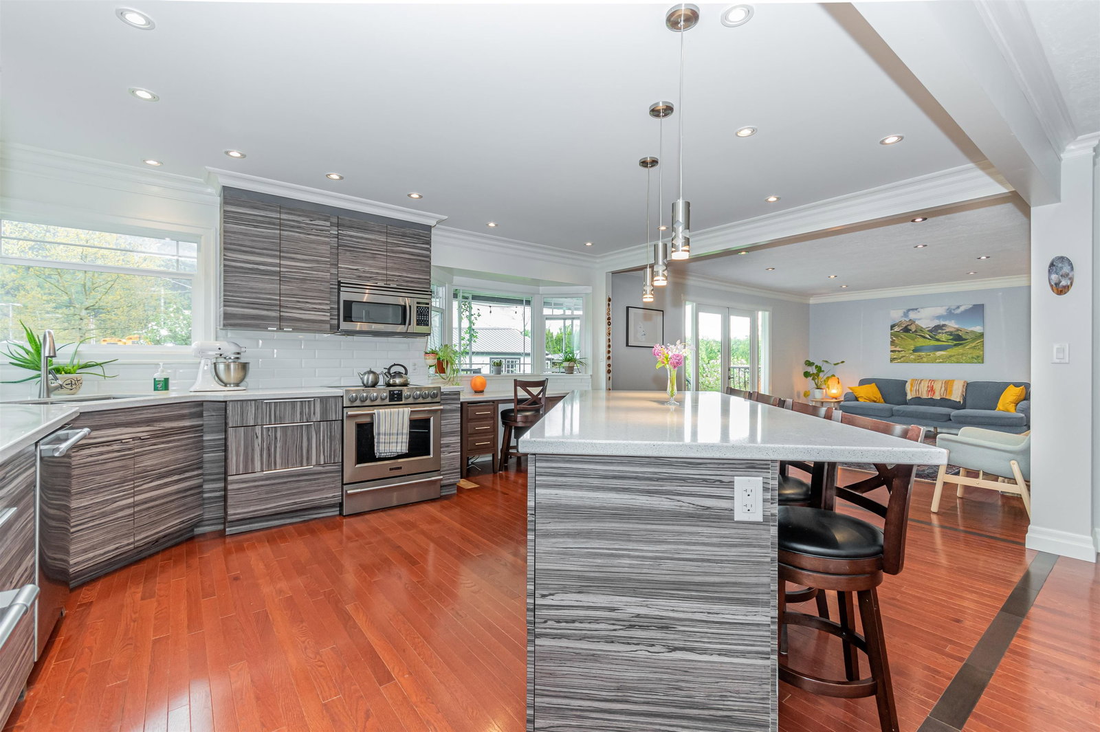 Listing Image 12