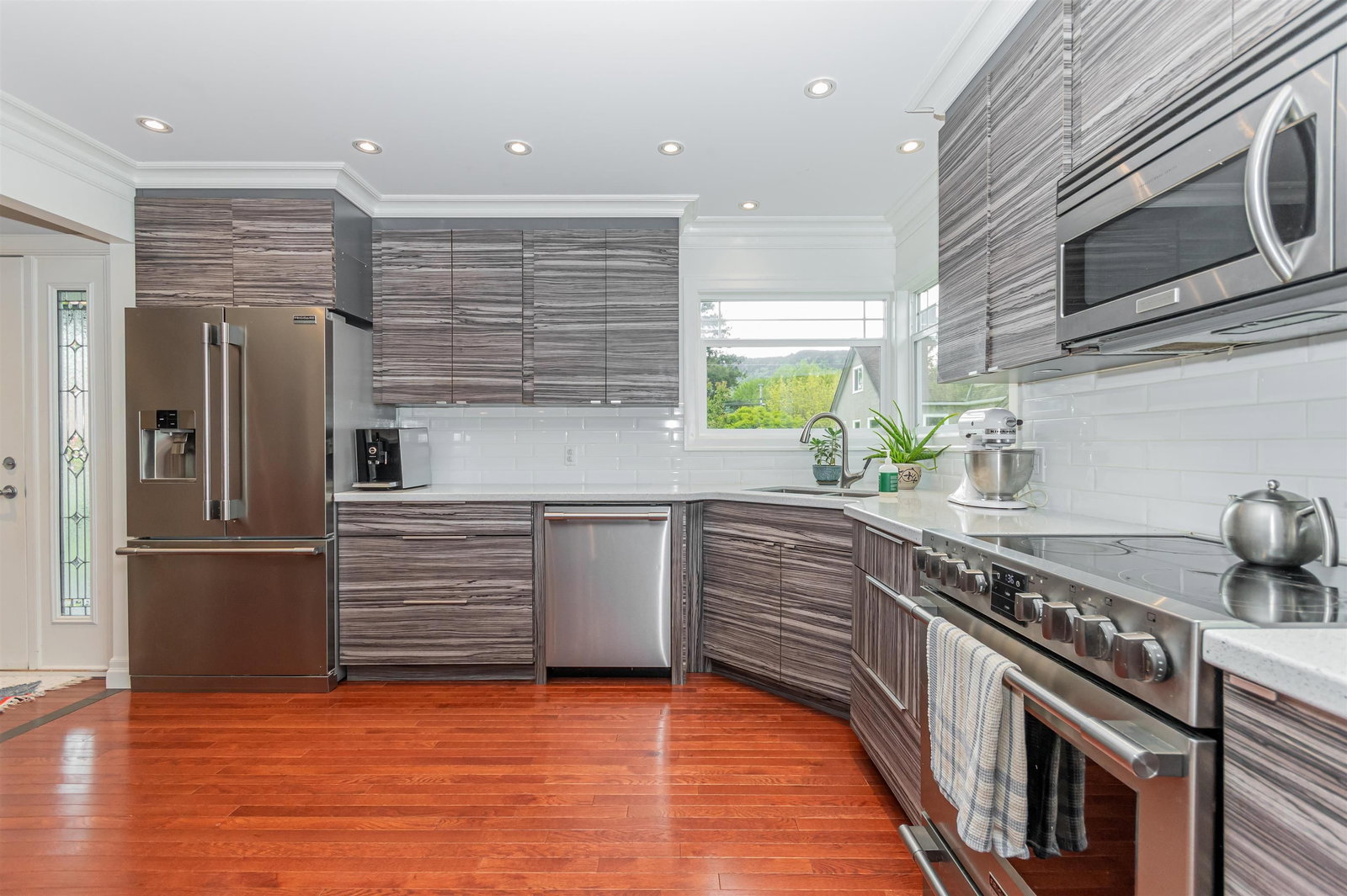 Listing Image 9