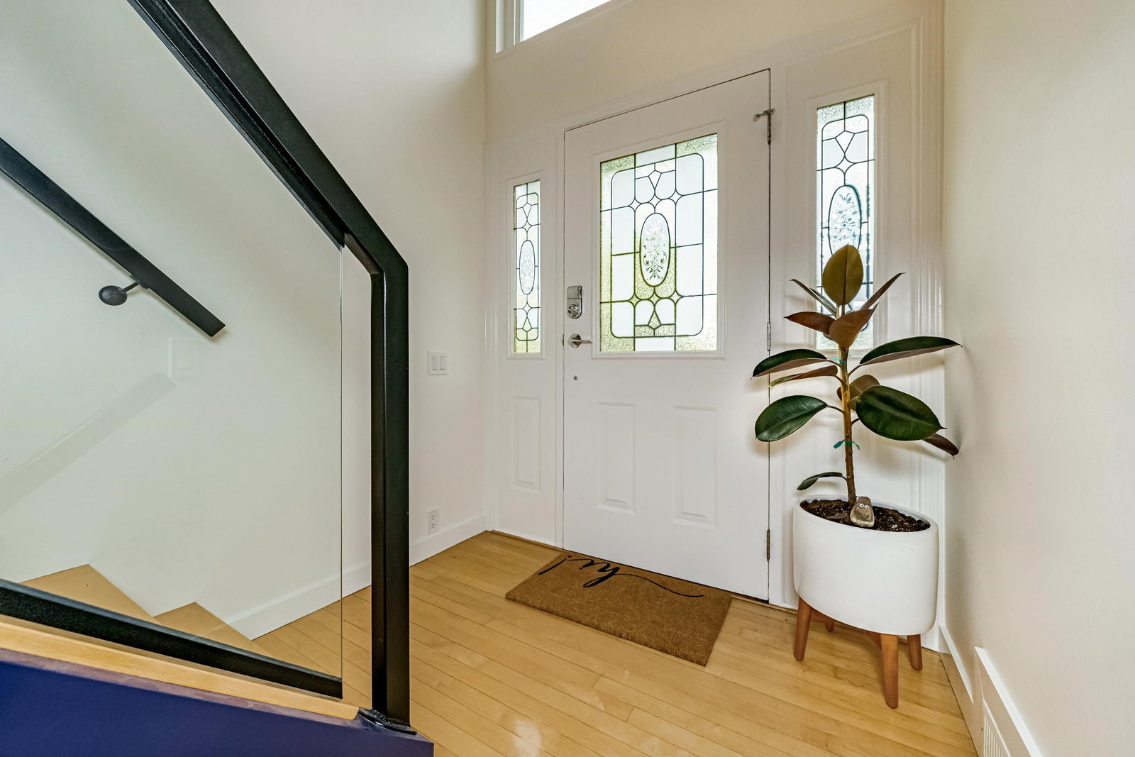 Listing Image 4