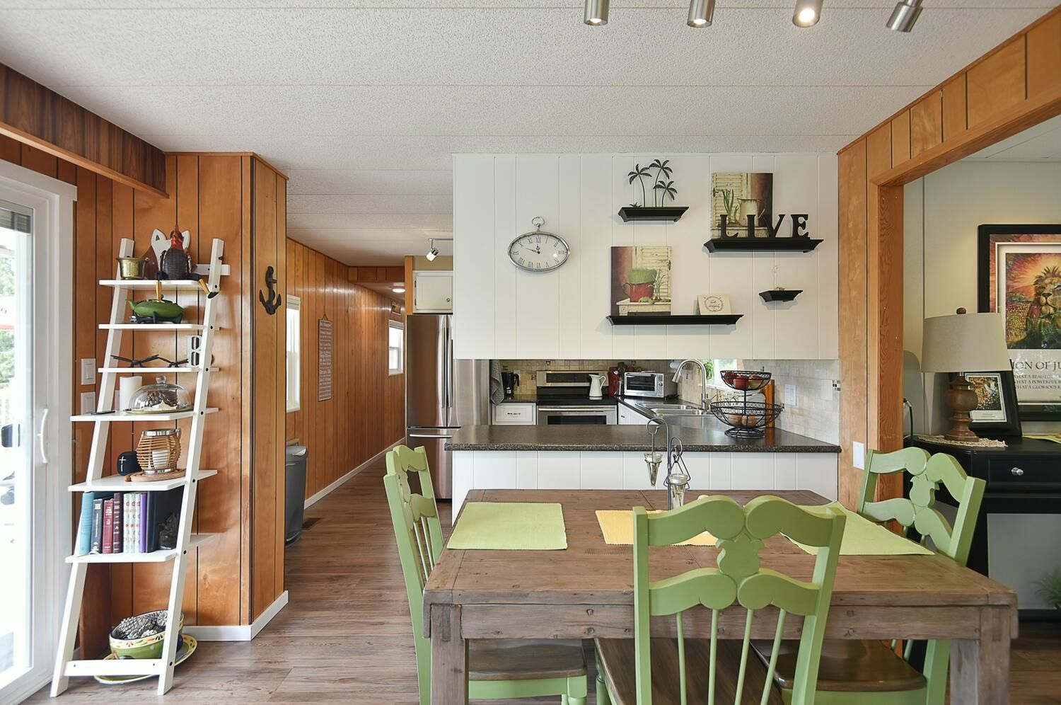 Listing Image 18