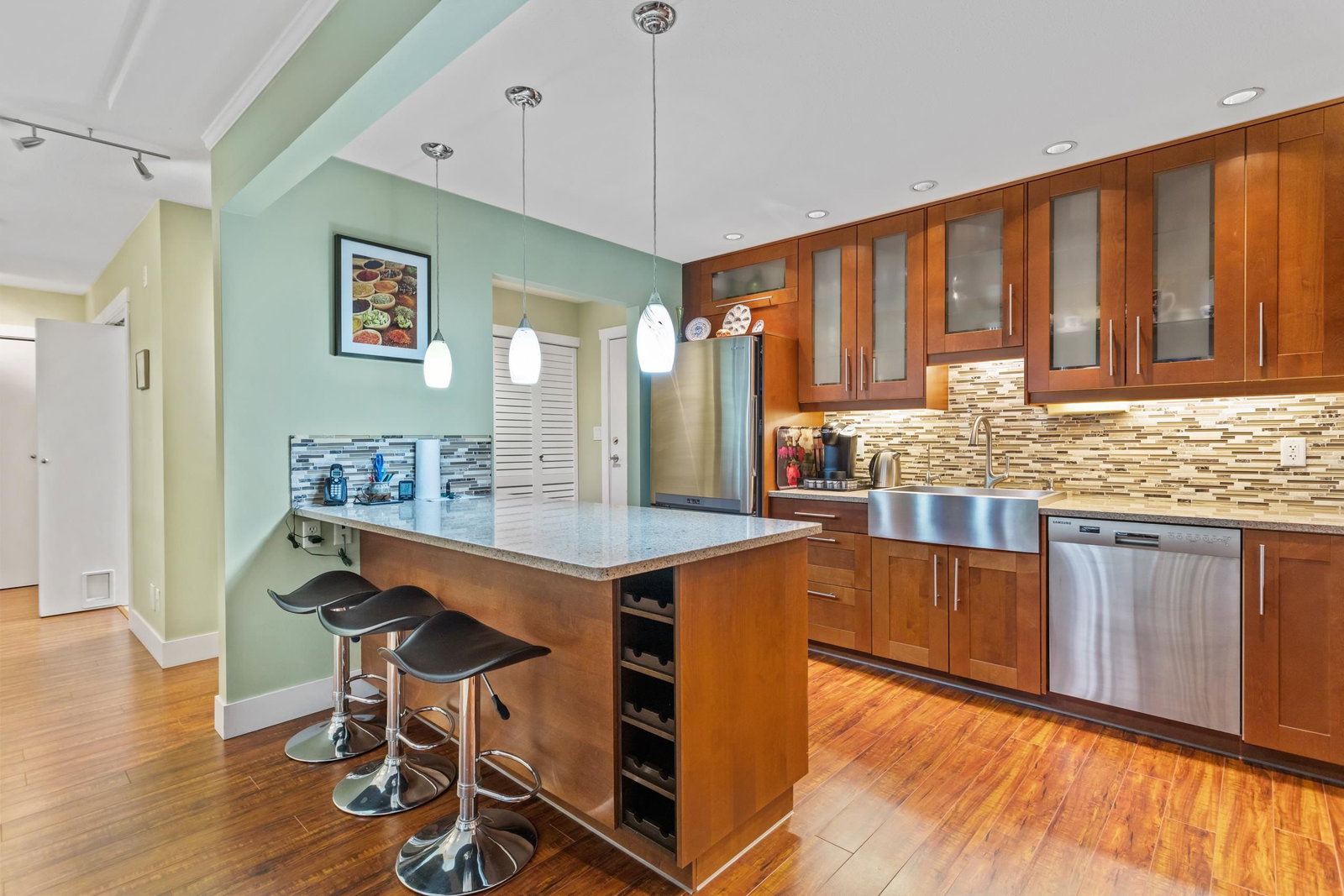 Listing Image 9