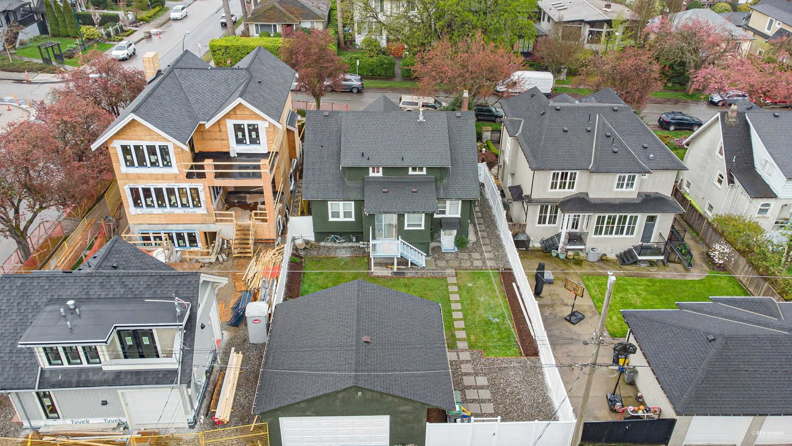 Listing Image 11
