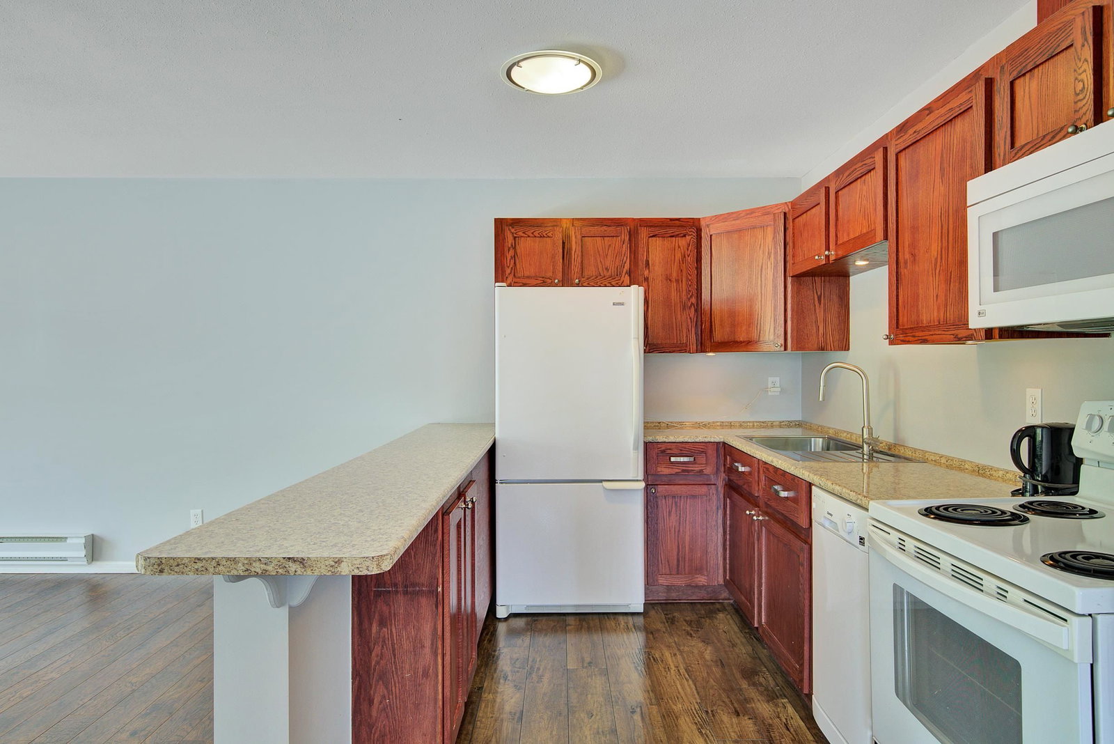 Listing Image 16